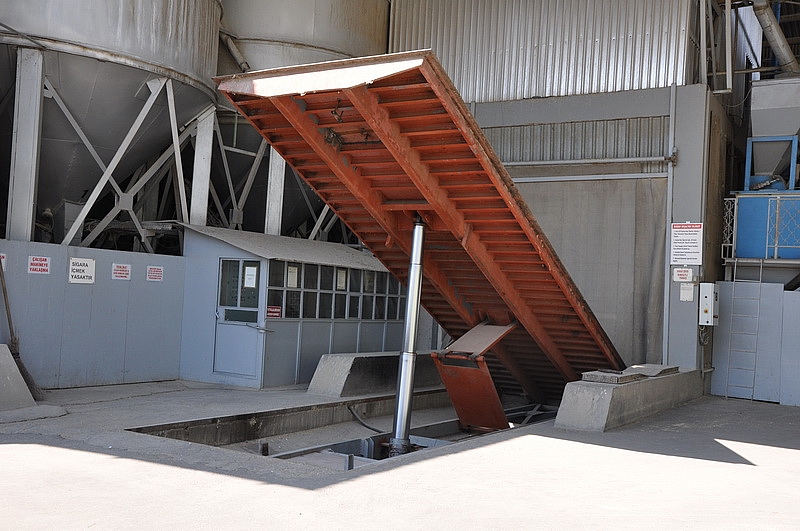 10m Concrete Canal Type Unloading Platform | Yılmaz Kardeş Unloading ...