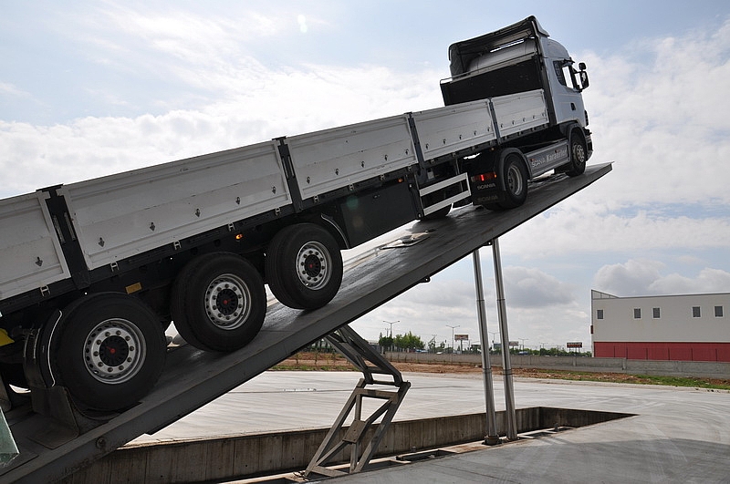 16m Concrete Canal Type Unloading Platform | Yılmaz Kardeş Unloading ...